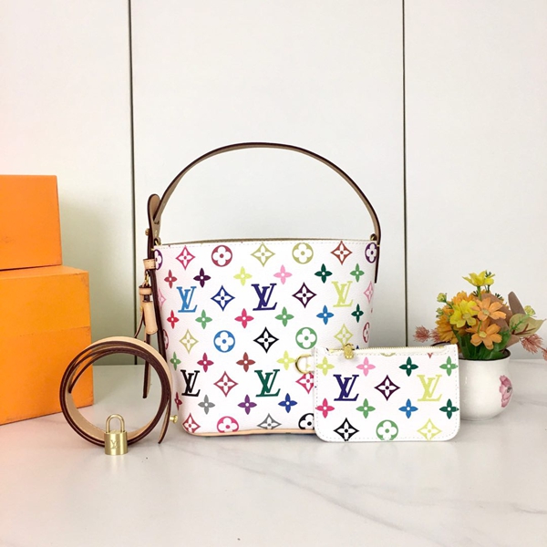 ルイヴィトンバッグ正面デザイン